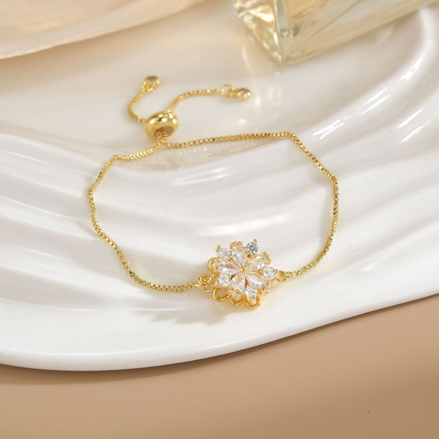 Simple Rotatable Flower Color-preserving Pure Copper Gold-plated Bracelet