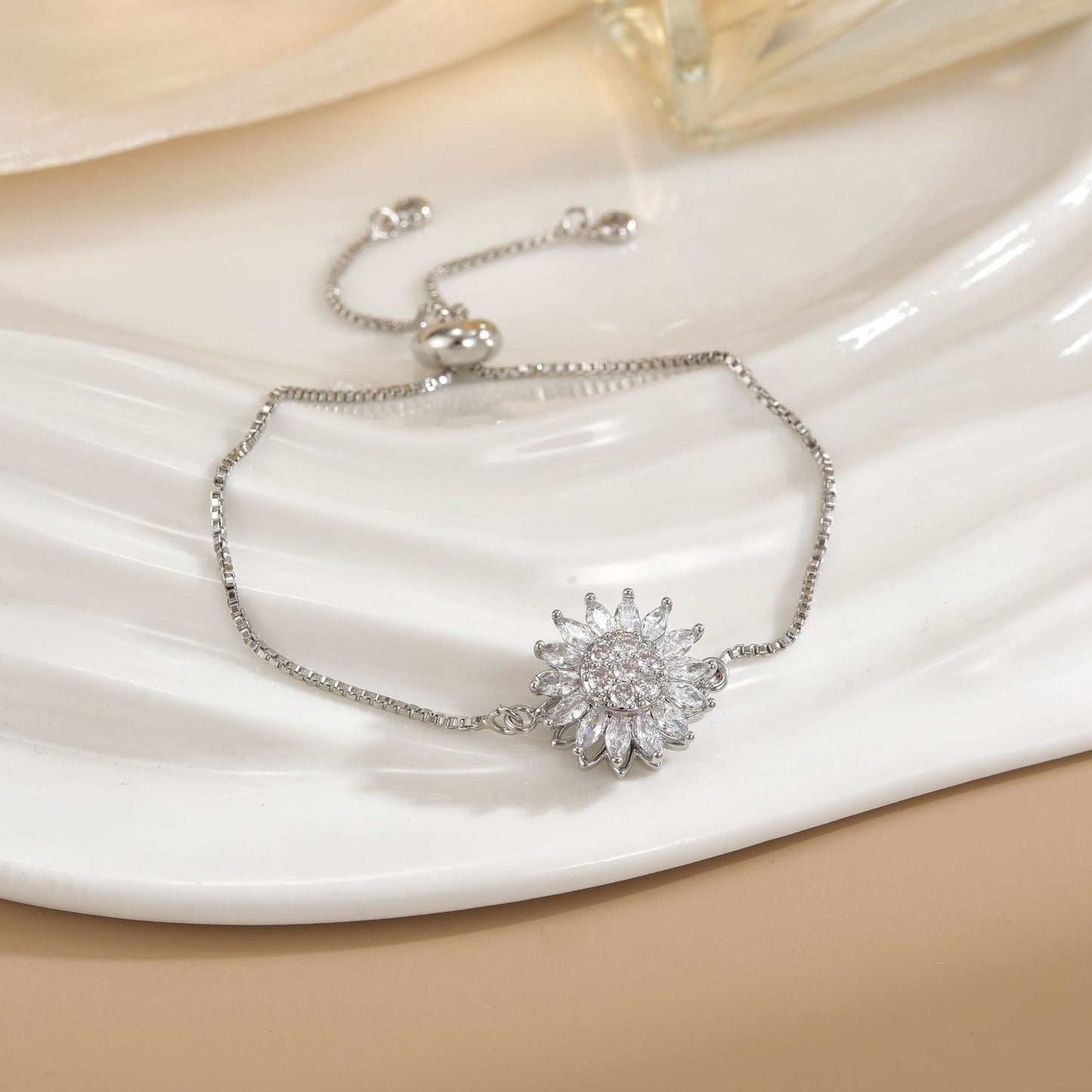 Simple Rotatable Flower Color-preserving Pure Copper Gold-plated Bracelet