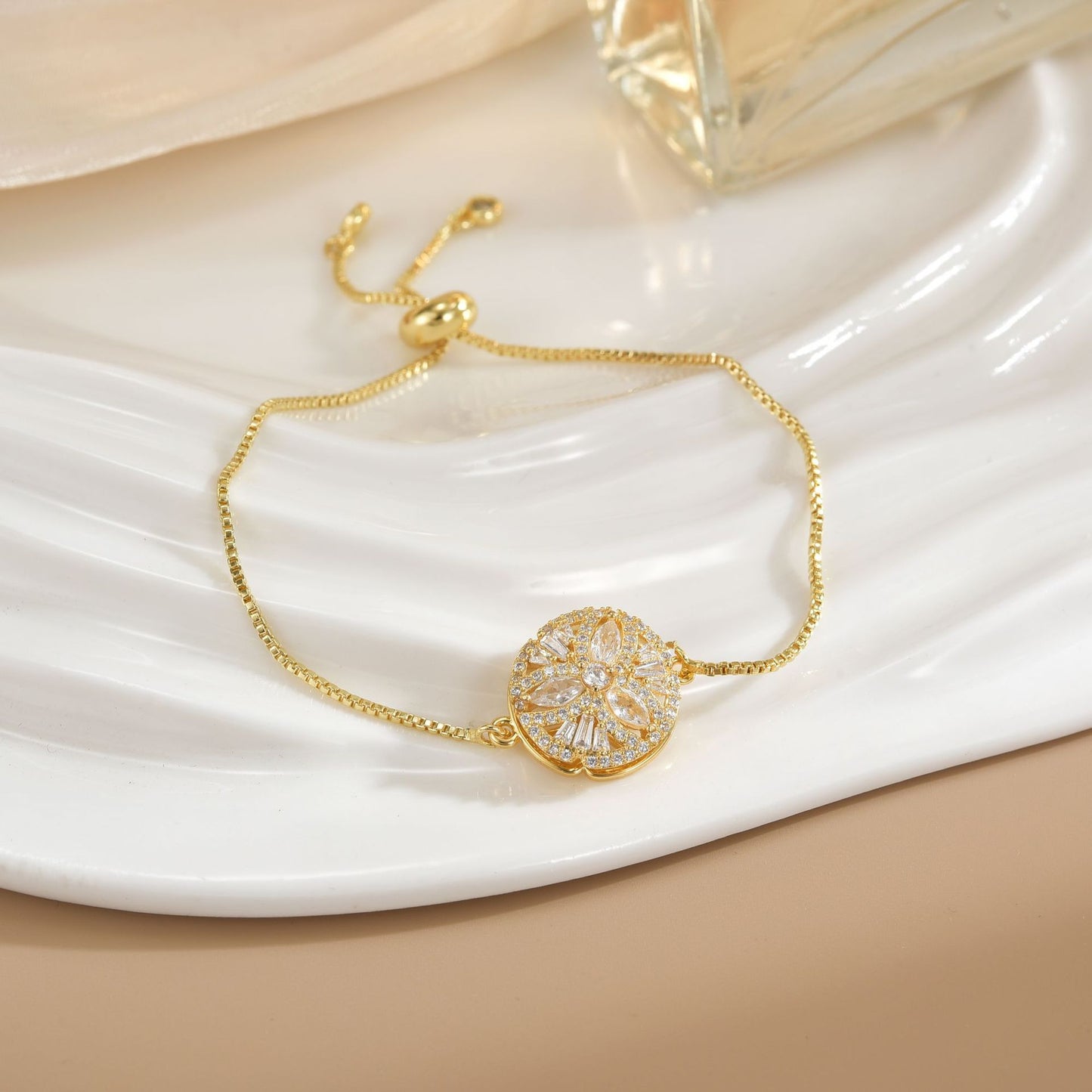 Simple Rotatable Flower Color-preserving Pure Copper Gold-plated Bracelet